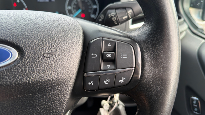 Ford Transit Custom 300 L2 Diesel Fwd 2.0 EcoBlue 130ps Low Roof D/Cab Limited Van